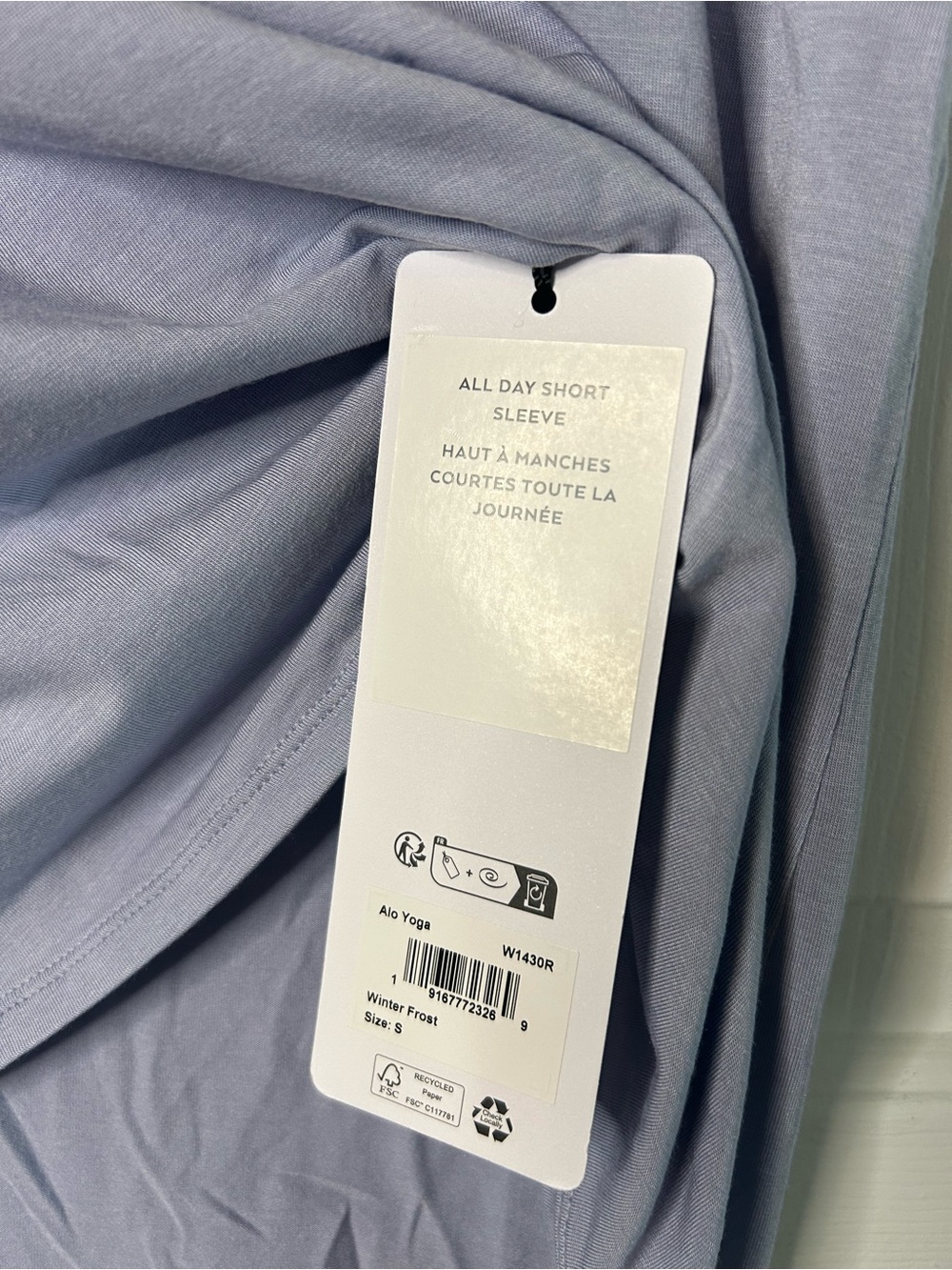 NWT ALO Yoga *SOLD OUT* All Day Short-Sleeve Tee- Winter Frost/ Size Small - Picture 8 of 10